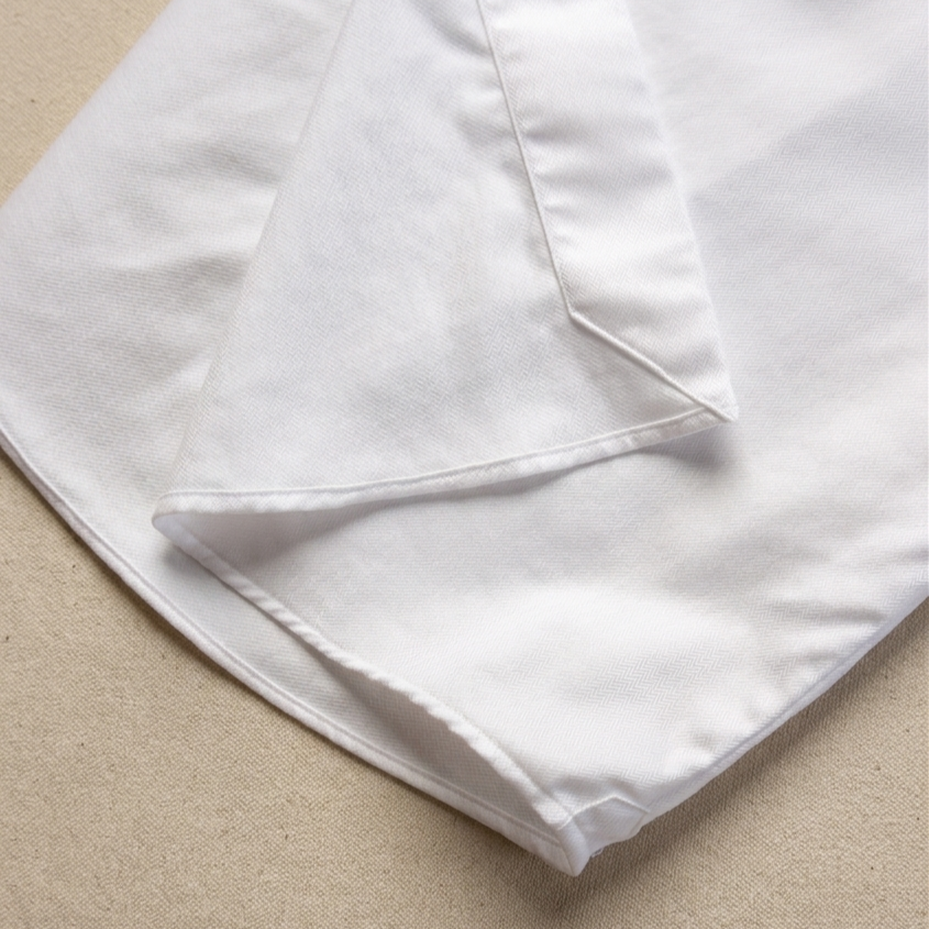 SÖKTAŞ White Herringbone Widespread Collar Shirt